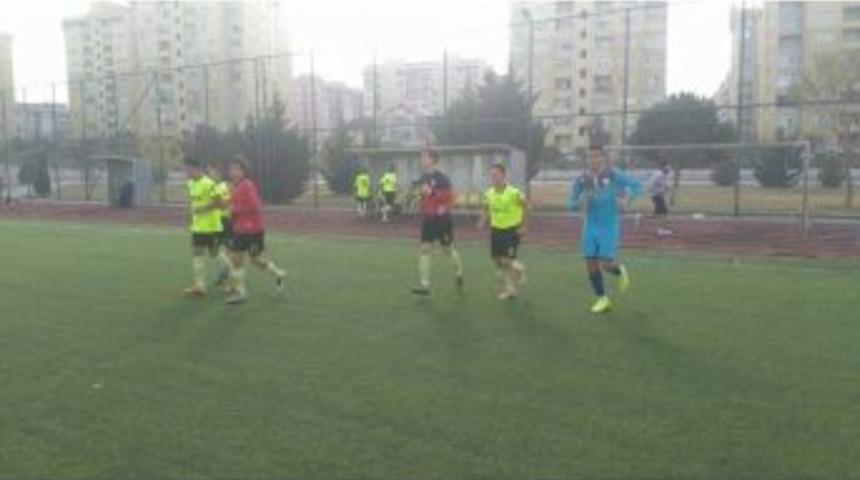 Fo&ccedil;a Belediyespor U 17 Futbol Takımı Şampiyon Oldu