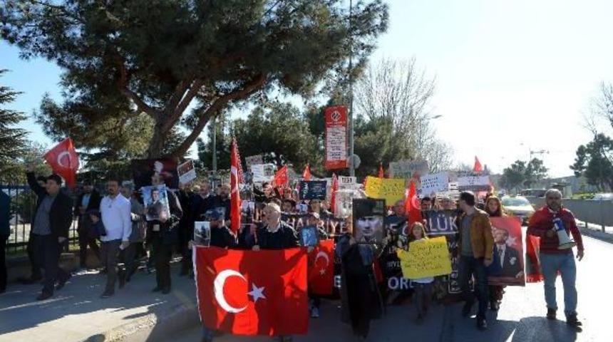 "15 Temmuz Darbe Girişimi" Davalarından Tutuklu Askeri &Ouml;ğrencilerin Ailelerinden Harp Okulu &Ouml;n&uuml;nde A&ccedil;ıklama
