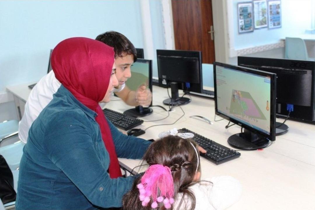 &Ccedil;ocuklar &Ouml;ğretti, Aileler Kodladı