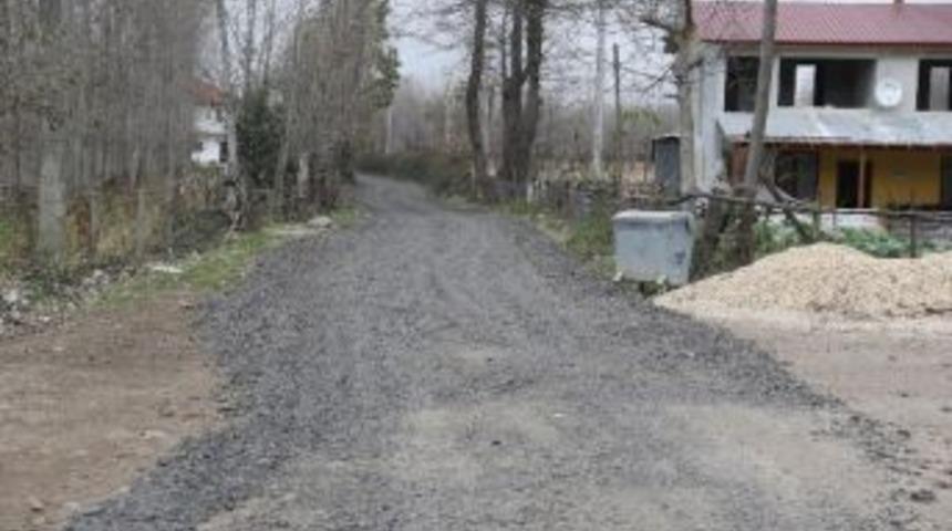 Altındere Maallesinde Bozuk Yollar Asfaltlanıyor