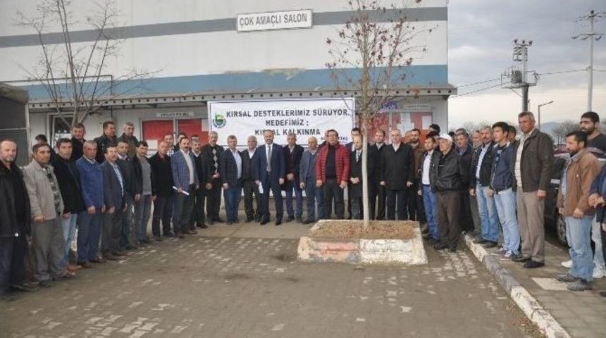 İneg&ouml;ll&uuml; &Ccedil;ift&ccedil;ilere Ceviz Fidanı Dağıtıldı