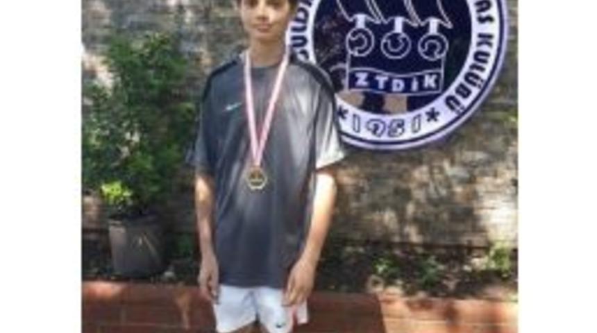 Umur Uygar Orhan Denizli&rsquo;den Madalya İle D&ouml;nd&uuml;