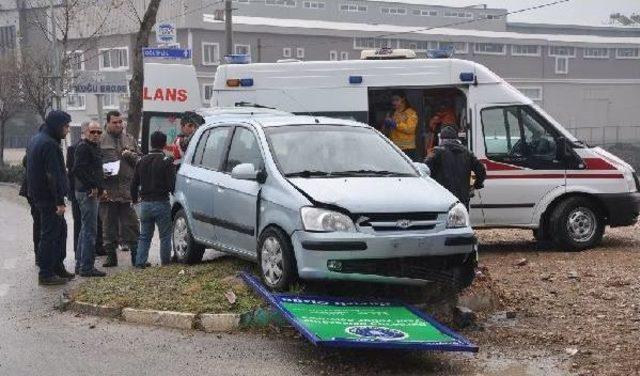 Cenazeye Giderken Kaza Yaptılar: 4 Yaralı