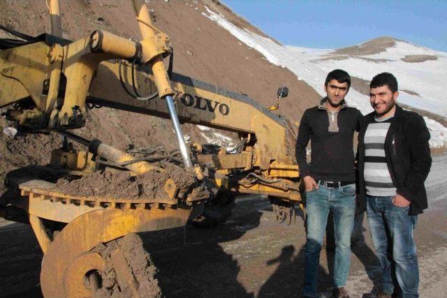 Muş-varto Karayolunda Heyelan 1