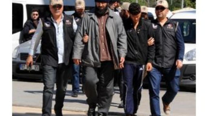 Deaş Davasında 4 Sanığa Tahliye