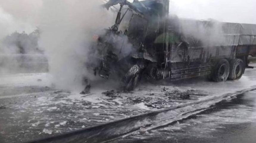 Seyir Halindeki Un Kamyonu, K&uuml;le D&ouml;nd&uuml;