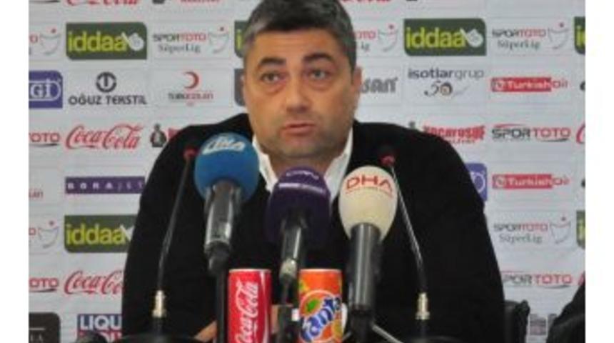 Şahin: "bana Saygı Duymaya Bilirsiniz Ama L&uuml;tfen Oyuncularıma Saygı Duyulsun"