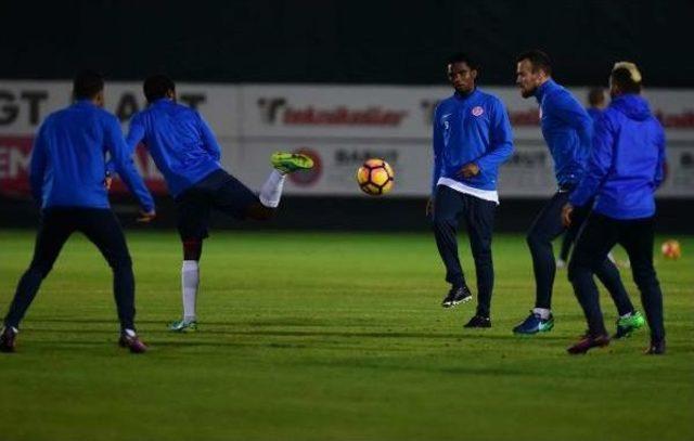 Antalyaspor'da Medipol Başakşehir Hazırlığı