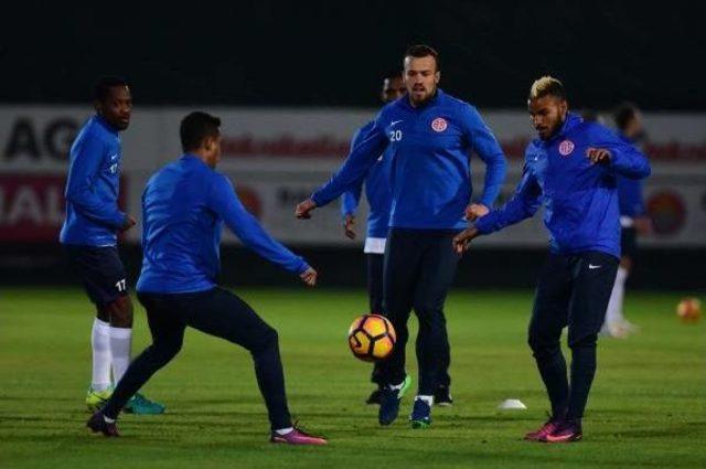 Antalyaspor'da Medipol Başakşehir Hazırlığı