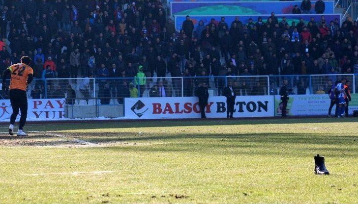 Bb. Erzurumspor - Kocaeli Birlikspor Karşılaşmasında Saha Karıştı G2