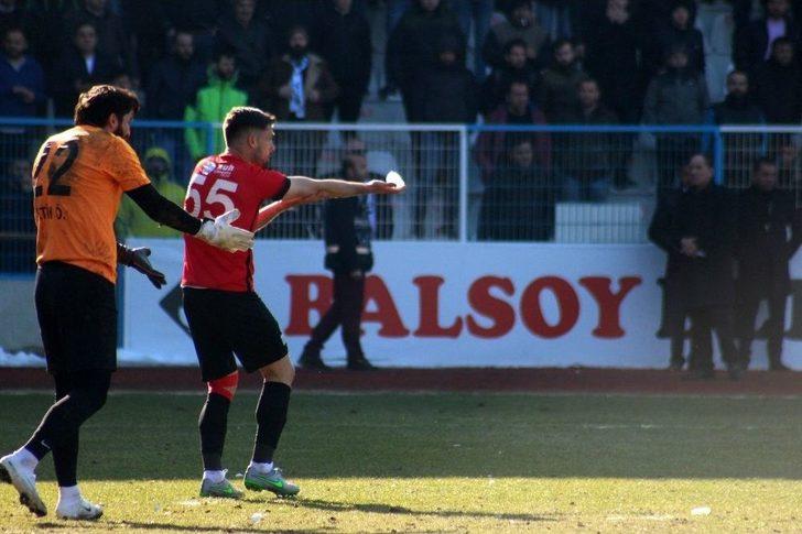 Bb. Erzurumspor - Kocaeli Birlikspor Karşılaşmasında Saha Karıştı G5