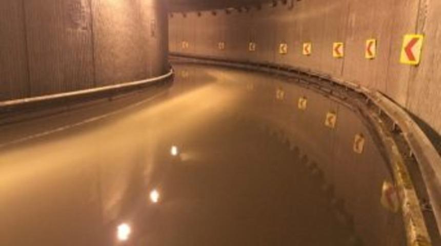 İstanbul 15 Temmuz Demokrasi Otogarı Alt Ge&ccedil;idini Su Bastı