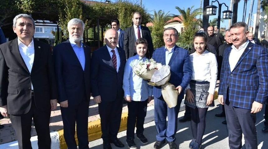 Milli Eğitim Bakanı Yılmaz, Vali &Ccedil;akacak&rsquo;ı Ziyaret Etti