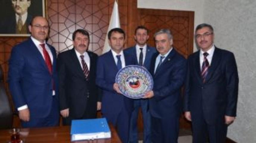 Din-bir-sen Heyeti Vali Aktaş&rsquo;ı Ziyaret Etti