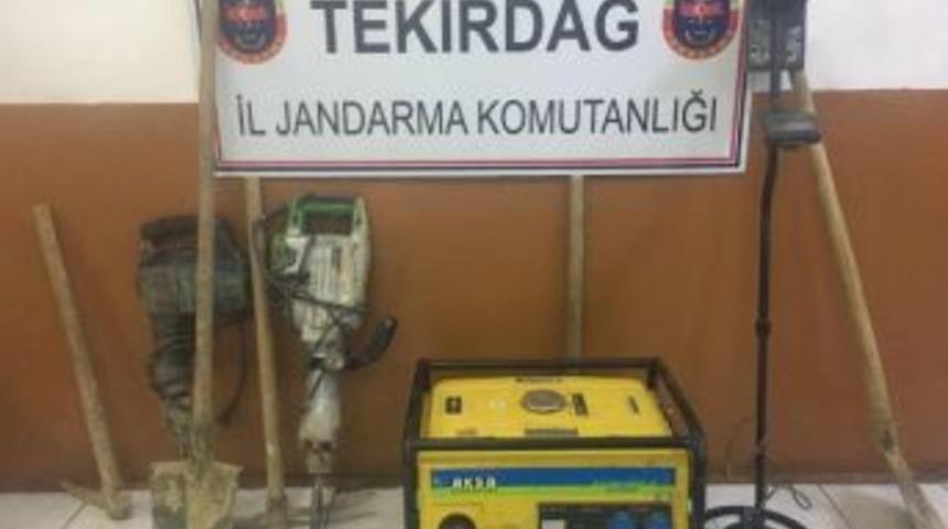 Sit Alanında Define Arayan 5 Kişi Yakalandı