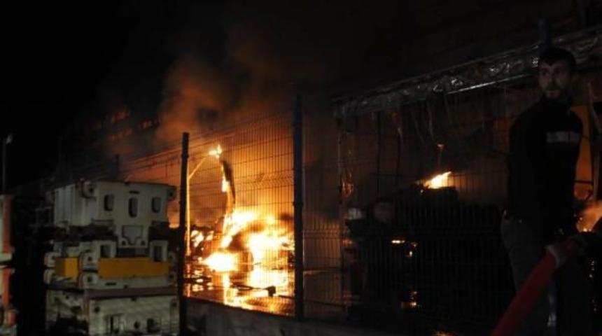 Otomobil Yedek Par&ccedil;ası &Uuml;reten Fabrikada Yangın Korkuttu