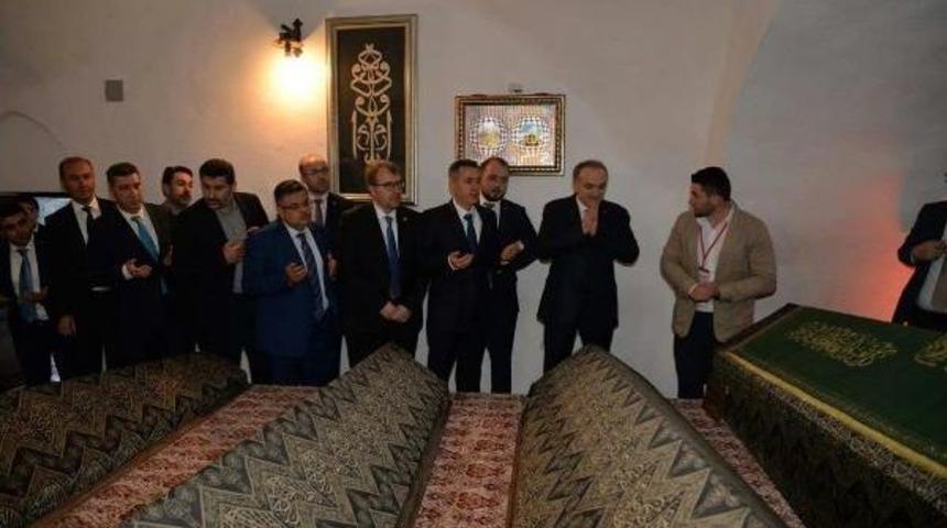 Bakan &Ouml;zl&uuml;: Ekonomi, Istikrarı Sever (2)