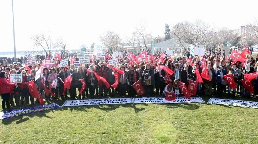 Kadına Şiddeti &lsquo;analar Hayır Duasına&rsquo; Sloganıyla Protesto Ettiler
