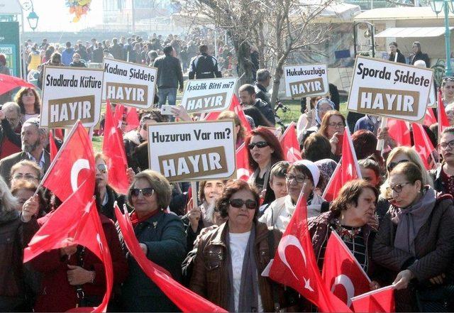 Kadına Şiddeti ‘analar Hayır Duasına’ Sloganıyla Protesto Ettiler