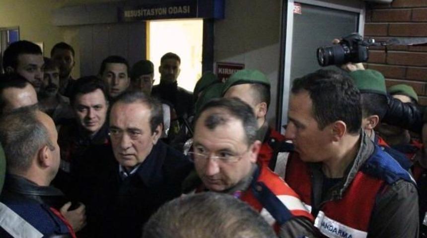 Hastaneye Kaldırılan &Ccedil;akıcı'yı Ameliyat I&ccedil;in Oğlu Ikna Etti