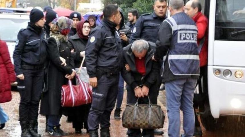 Fet&ouml; Ş&uuml;phelisi 12 Dernek &Uuml;yesi Adliyeye Sevk Edildi