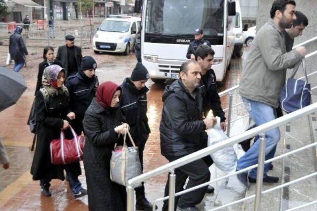 Fetö Şüphelisi 12 Dernek Üyesi Adliyeye Sevk Edildi