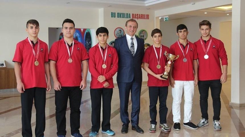 İhlas Koleji G&uuml;reş Takımı Marmara B&ouml;lge Şampiyonu