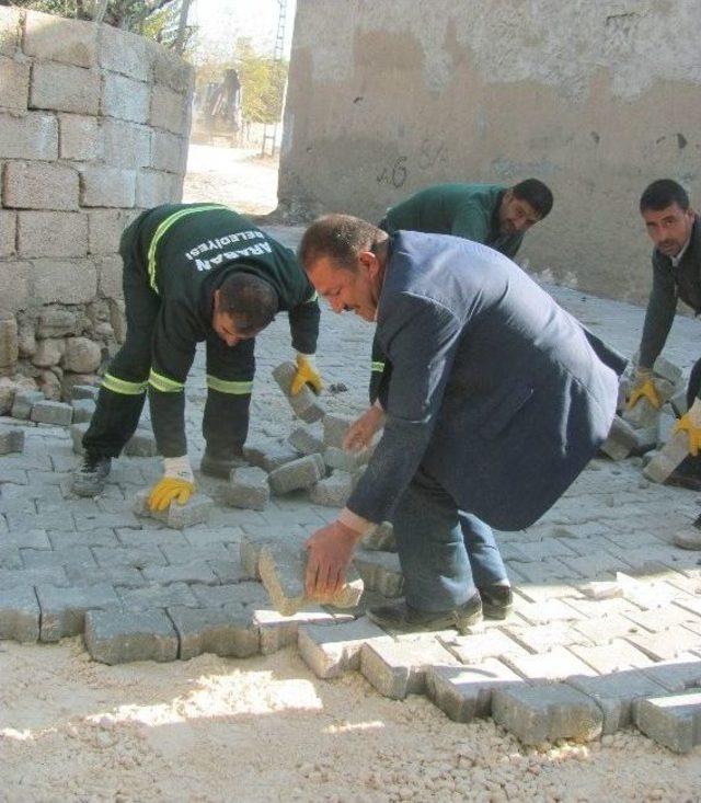 Araban Belediyesi Kilit Taşı Çalışmalarını Sürdürüyor