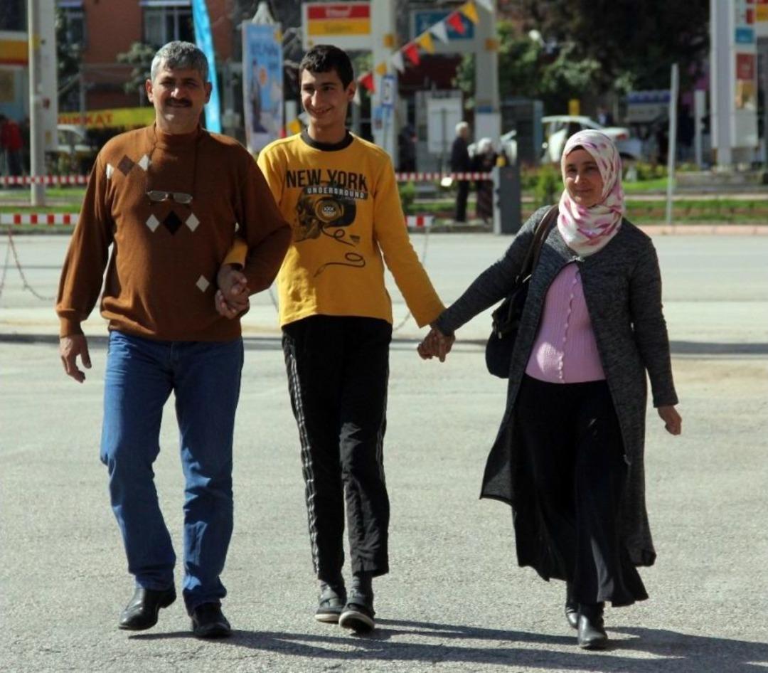 Engelli &Ccedil;ocuğun İtfaiyecilik Hayali Ger&ccedil;ek Oldu