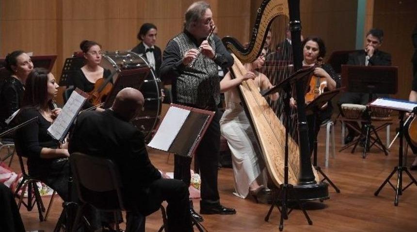 &rsquo;soli Pompeipolis&rsquo; Fl&uuml;t-arp Kon&ccedil;ertosu Mersinlileri B&uuml;y&uuml;ledi