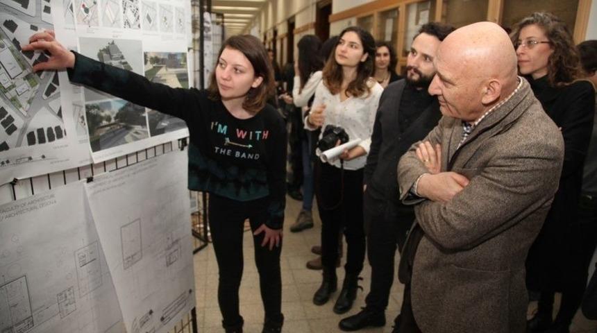 Mimarlık &Ouml;ğrencileri Başkan Altınok &Ouml;z&rsquo;e Kartal İ&ccedil;in Hazırladıkları Projeleri Sundu