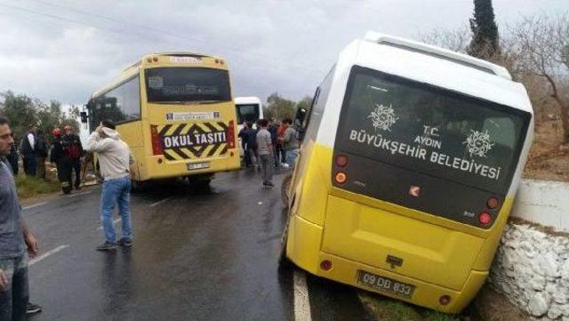 Aydın'da Iki Öğrenci Servisi Çarpıştı: 8 Yaralı