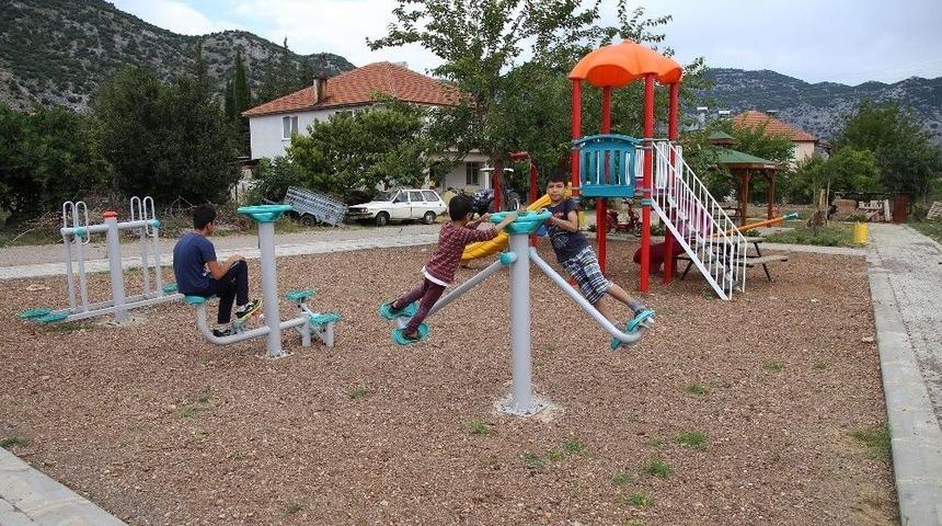 D&ouml;şemealtı Belediyesi&rsquo;nden 8 Yeni Park