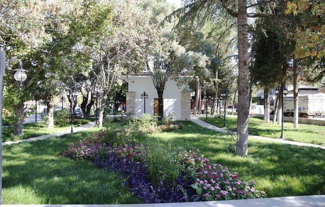 Döşemealtı Belediyesi’nden 8 Yeni Park