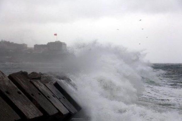 Zonguldak'ta Dev Dalgalar