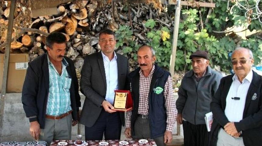 Mahalleliden Silifke Belediye Başkanı Turgut&rsquo;a Teşekk&uuml;ri