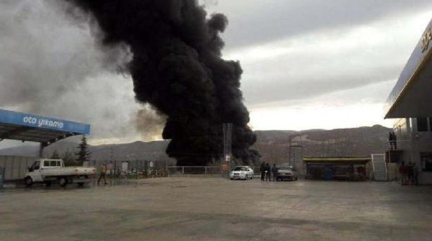 Askeri Alanda Kontrolden &Ccedil;ıkan Alevler Paniğe Neden Oldu