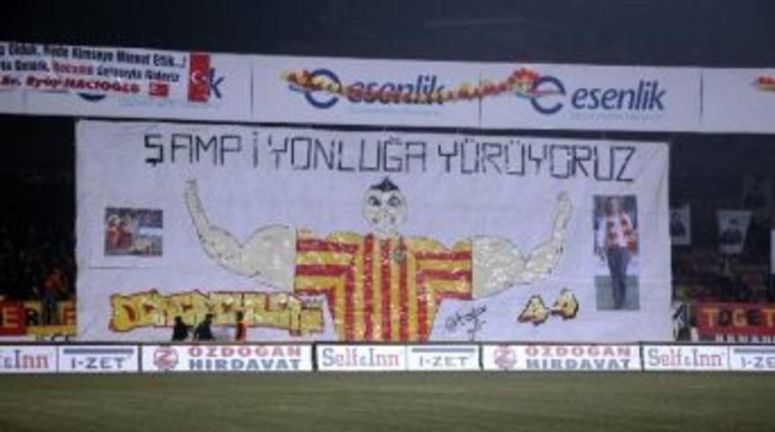 Yeni Malatyaspor Taraftarından Giresunspor Ma&ccedil;ında G&ouml;rsel Şov