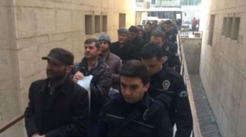 Bursa'da Fet&ouml;'den G&ouml;zaltına Alınan Eski Polisler Adliyeye Sevk Edildi