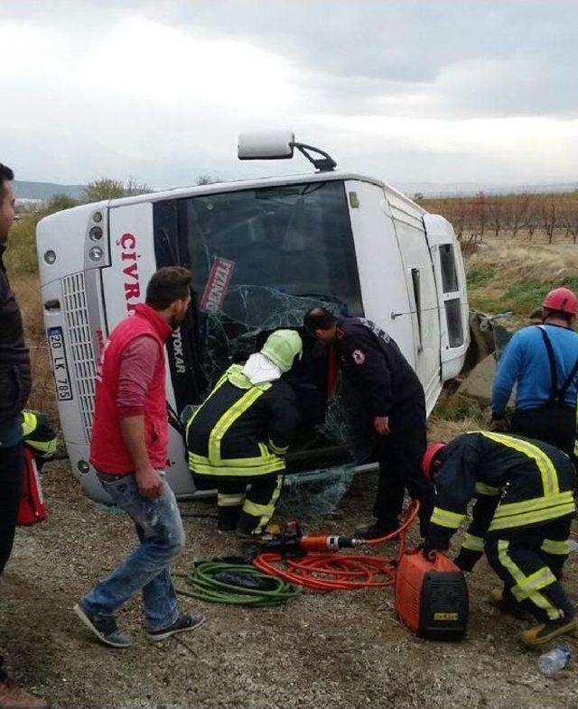 Honaz'da Midibüs Devrildi: 2 Ölü, 19 Yaralı (2) - Yeniden