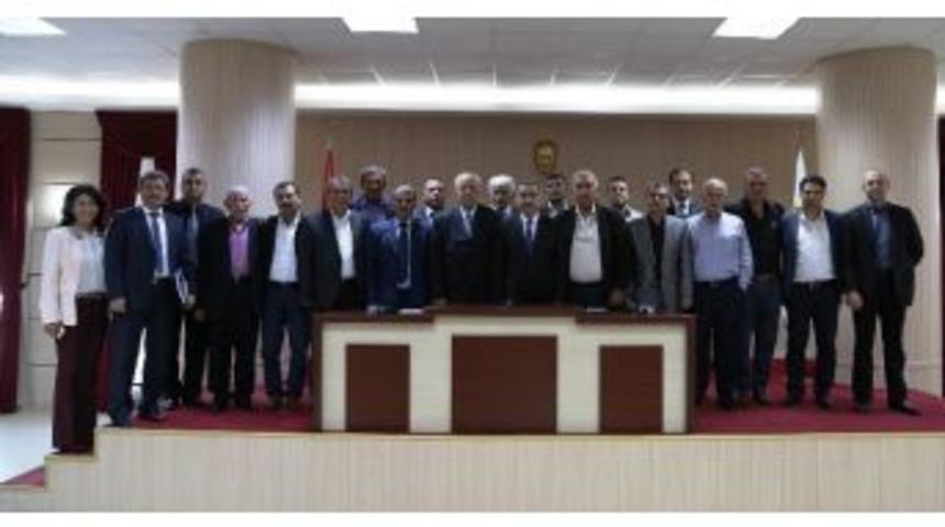 &Ccedil;elikcan: "hi&ccedil; Bir Mahalleyi Diğerinden Ayrı Tutmadık"