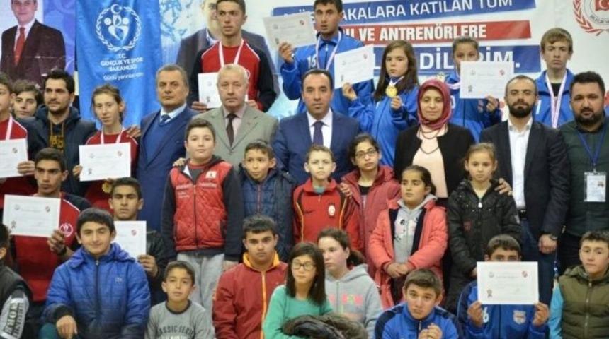 Okul Sporları Özel Sporcular Masa Tenisi Müsabakaları Tamamlandı