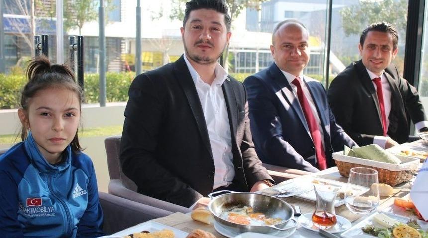 Sigarayı Bırakan Magiad &Uuml;yelerine Yarım Altın