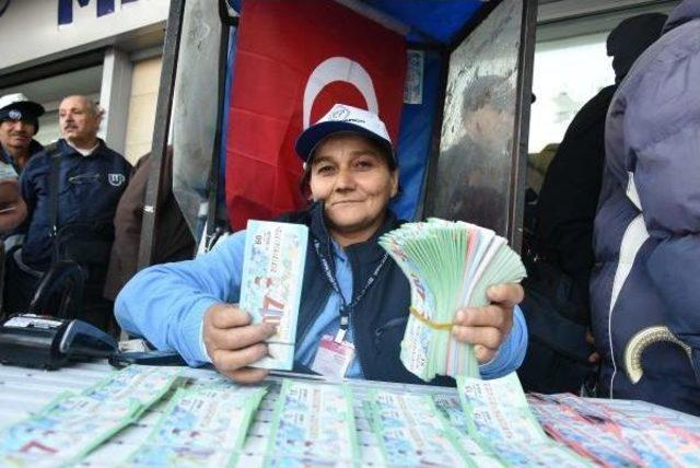 Milli Piyango'nun Yılbaşı Biletleri Satışta