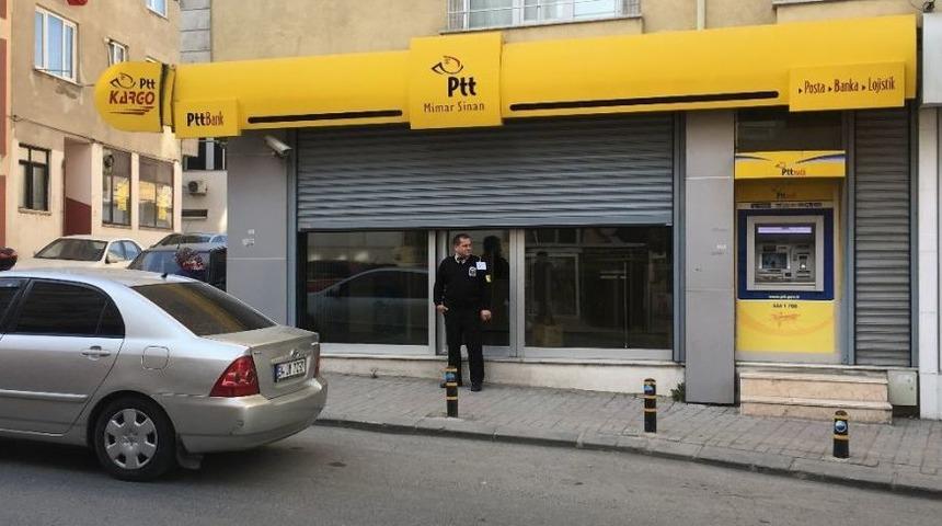 B&uuml;y&uuml;k&ccedil;ekmece&rsquo;de Ptt Şubesinde Silahlı Soygun