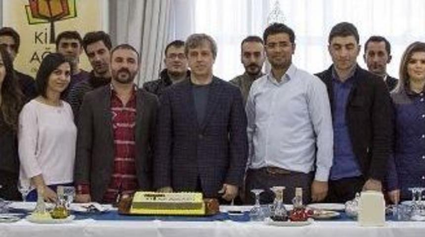 Vali &Ccedil;ınar &lsquo;kitap Ağacına&rsquo; Konuk Oldu