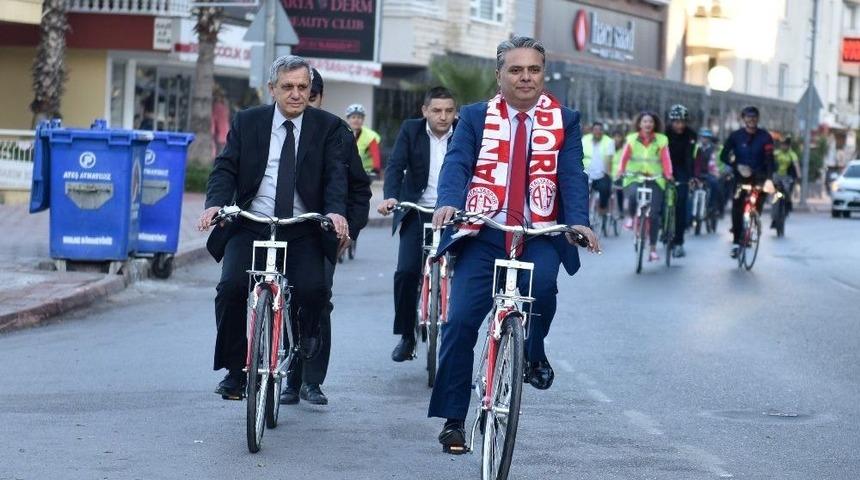 Atat&uuml;rk&rsquo;&uuml;n Antalya&rsquo;ya Gelişi Anısına Muratpaşa Bisiklete Bindi