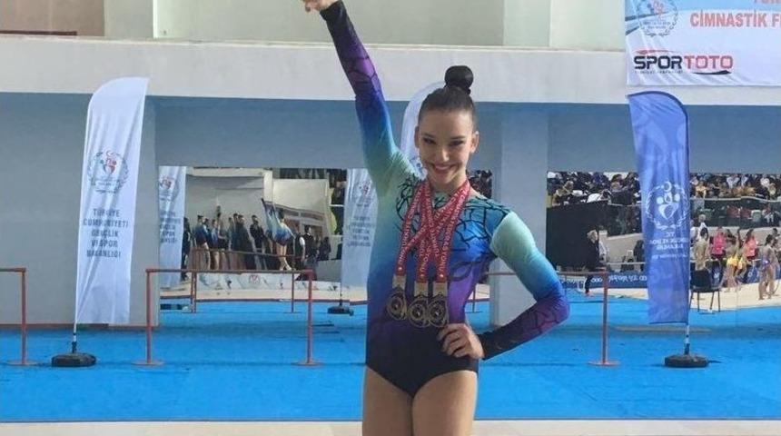 Altın Kız Yine Madalyaları Topladı