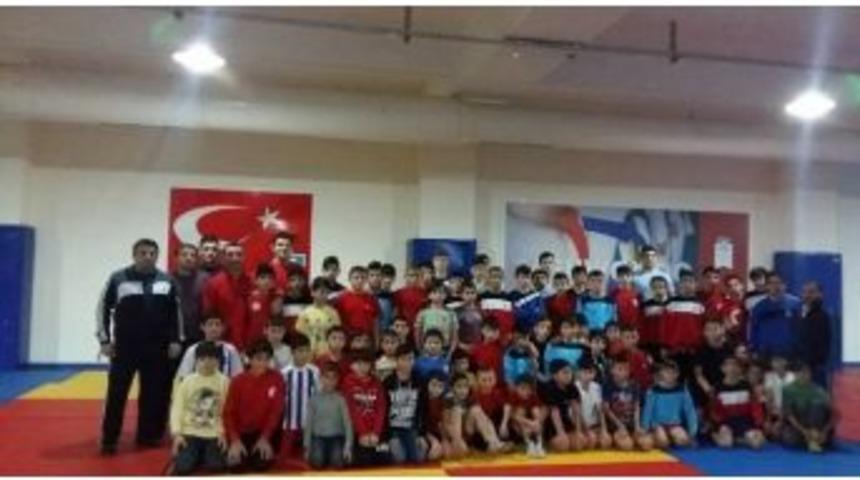 B&uuml;y&uuml;kşehirli G&uuml;reş&ccedil;iler, İstanbul&rsquo;da M&uuml;cadele Etti