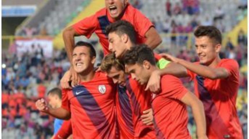 Altınordu'nun Gen&ccedil;leri Prag'da Tur Peşinde